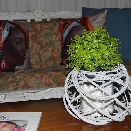 Lu'S Guest House Paarl Esterno foto